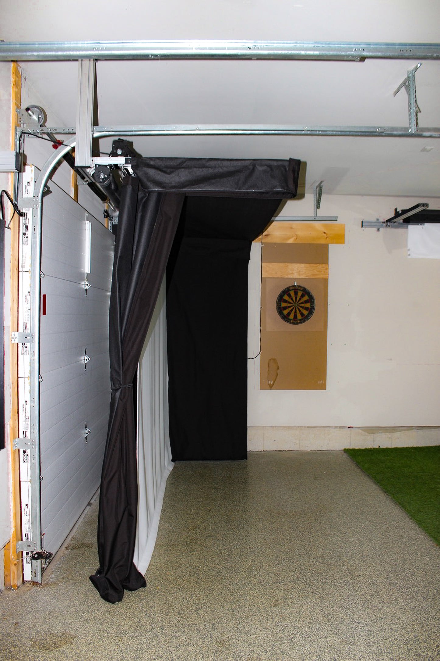 Vanish LITE® Hybrid-Retractable Golf Enclosure