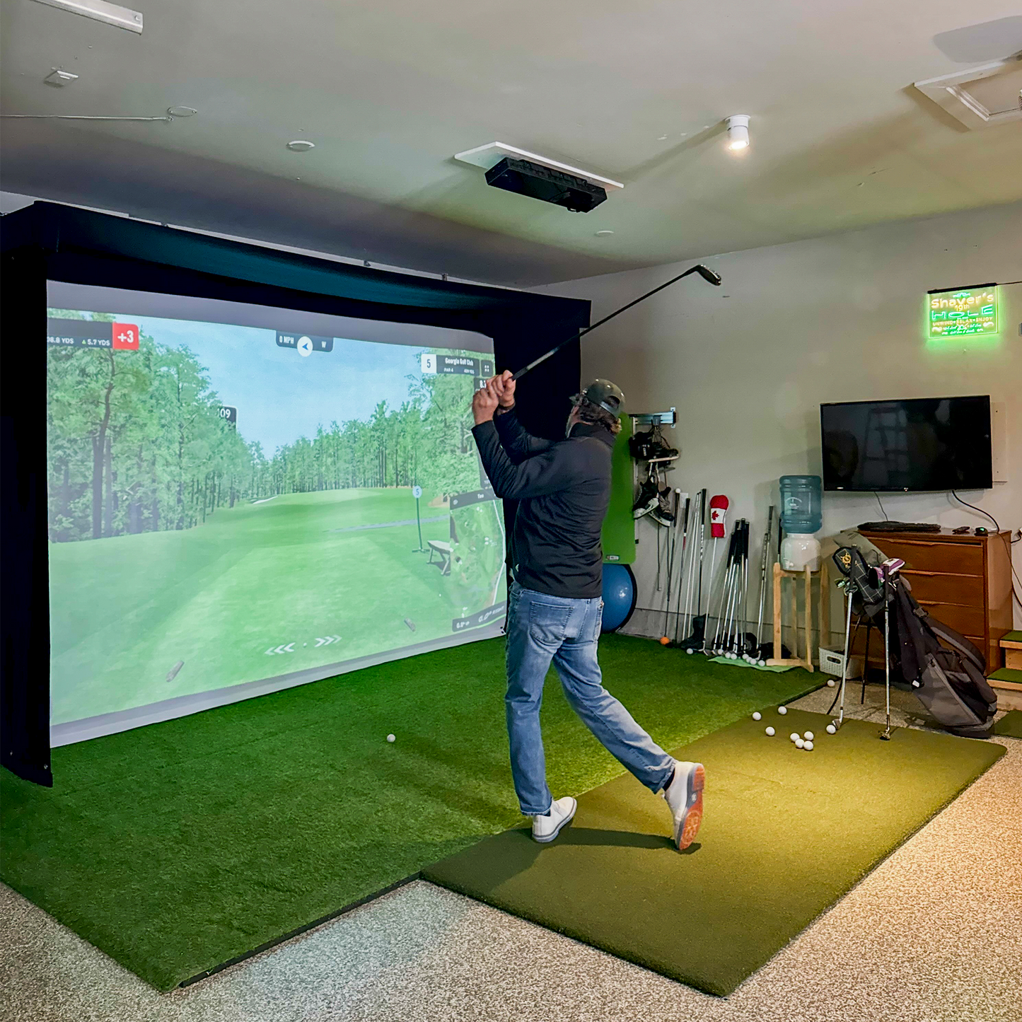 Vanish LITE® Hybrid-Retractable Golf Enclosure