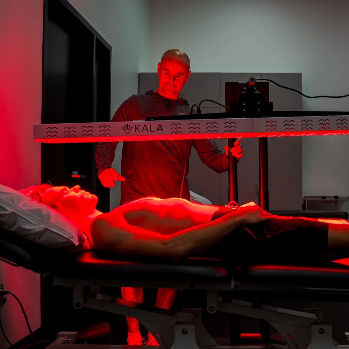 Kala Elite Duo full-body red light therapy session