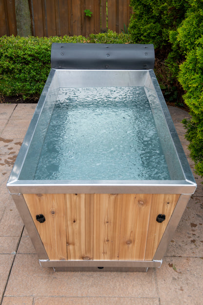The Polar Plunge Tub by Leisurecraft – Canadian-Made, Cedar Exterior, Stainless Steel or HDPE Interior