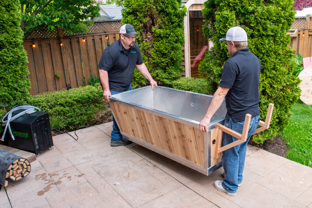 The Polar Plunge Tub by Leisurecraft – Canadian-Made, Cedar Exterior, Stainless Steel or HDPE Interior